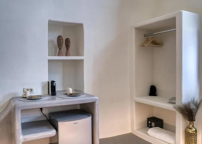 Konukevi Panoramic In Akrotiri With Stunning Views