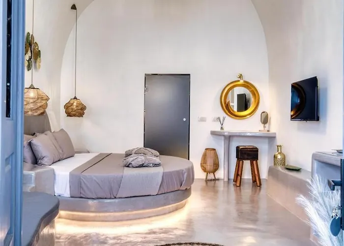 Panoramic In Akrotiri With Stunning Views