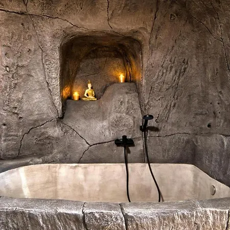 Panoramic In Akrotiri With Stunning Views Ακρωτήρι