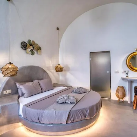 Panoramic In Akrotiri With Stunning Views Ακρωτήρι