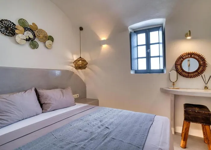 Panoramic In Akrotiri With Stunning Views 4*