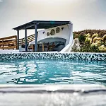 Gasthof Panoramic In Akrotiri With Stunning Views 4*
