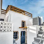 Panoramic In Akrotiri With Stunning Views 4*
