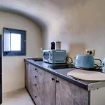 Panoramic In Akrotiri With Stunning Views 4*